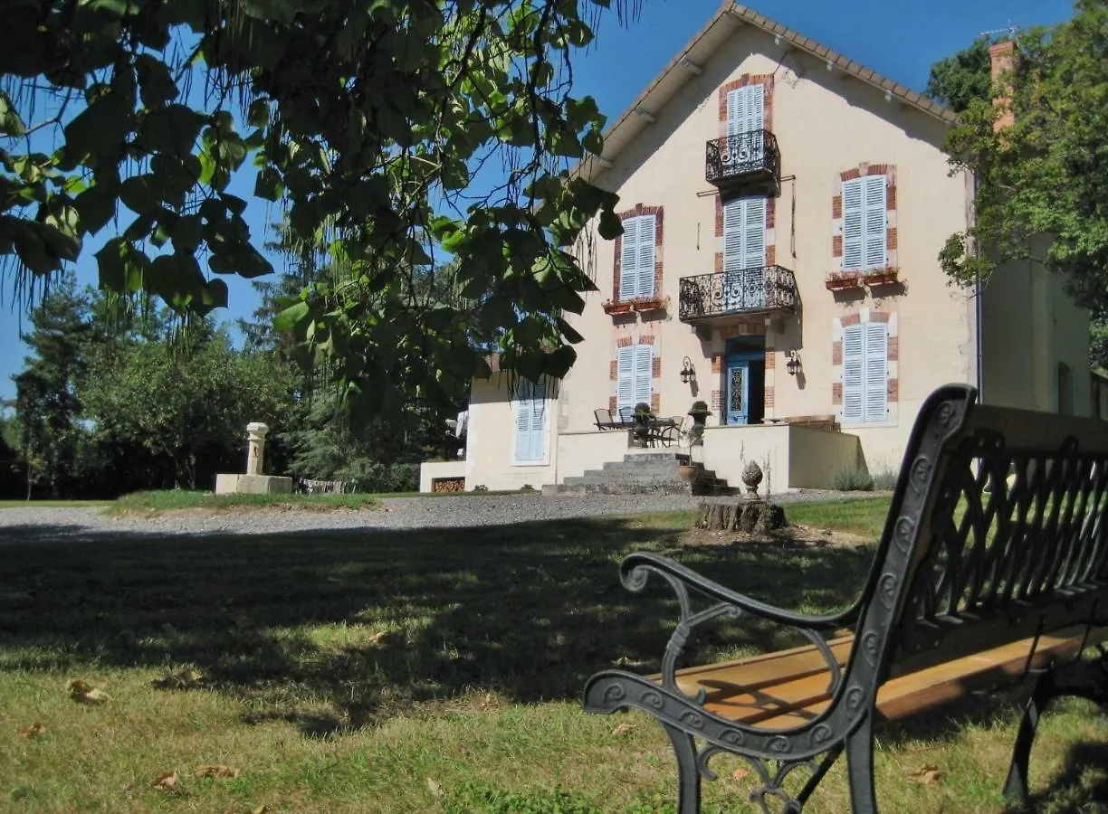 ***  Castel Bois Clair Bed & Breakfast Espinasse-Vozelle France