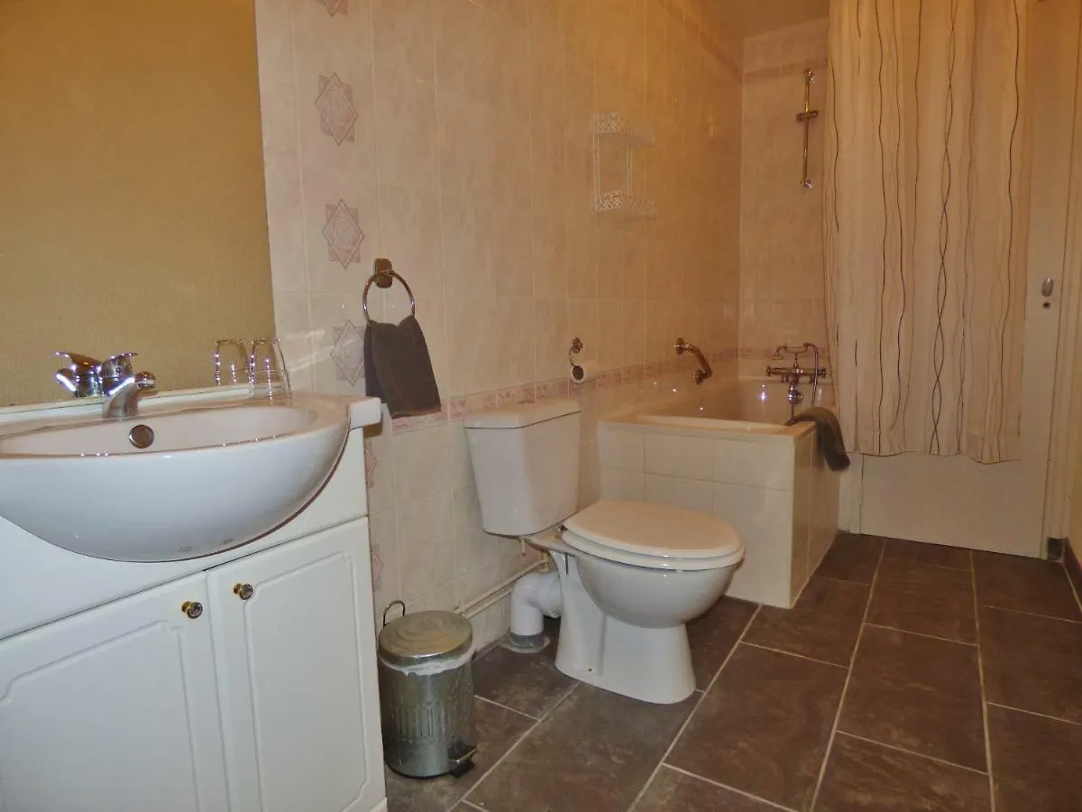 ***  Castel Bois Clair Bed & Breakfast Espinasse-Vozelle France